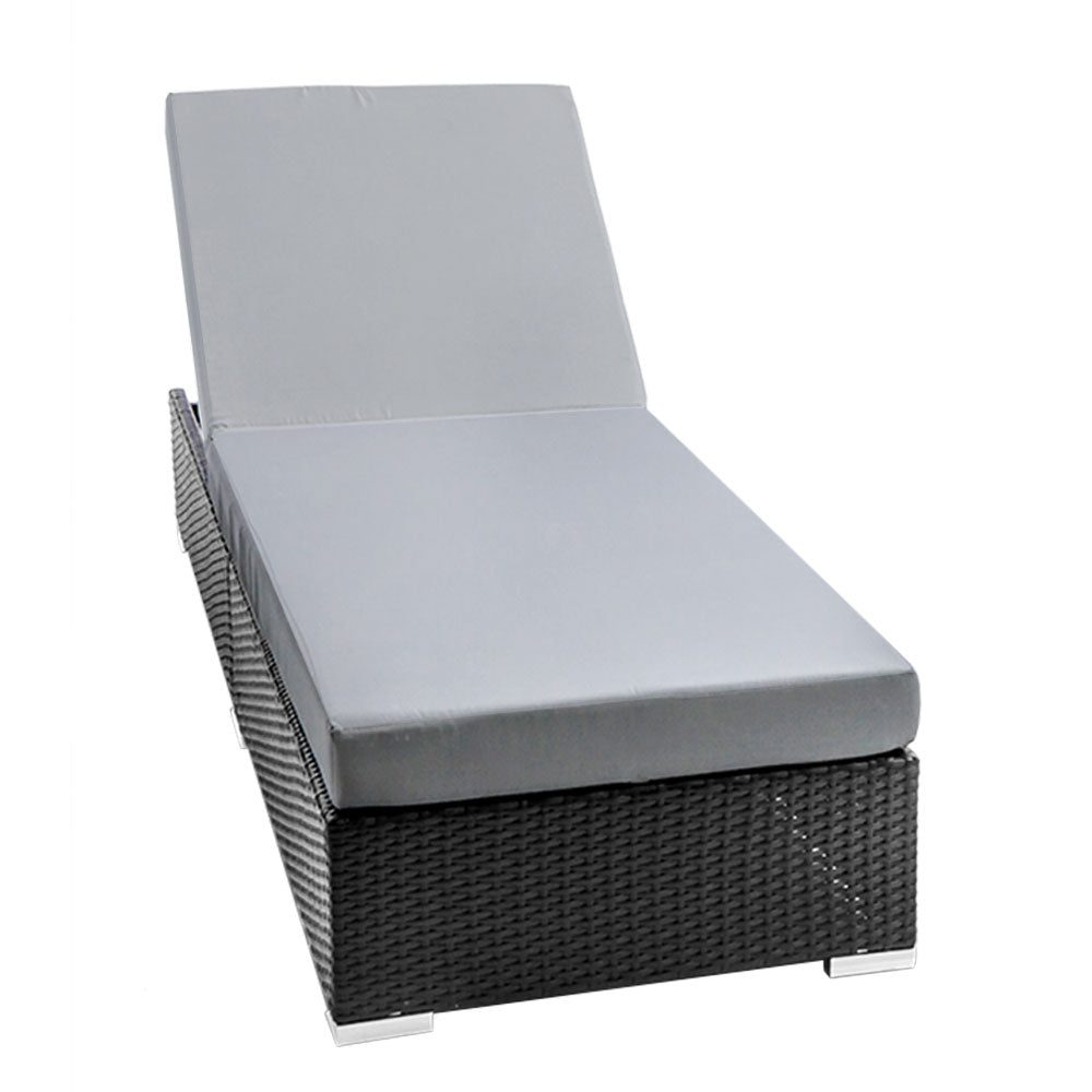 Sun Lounge with Extra Beige & Red Covers Rattan - Single Bed